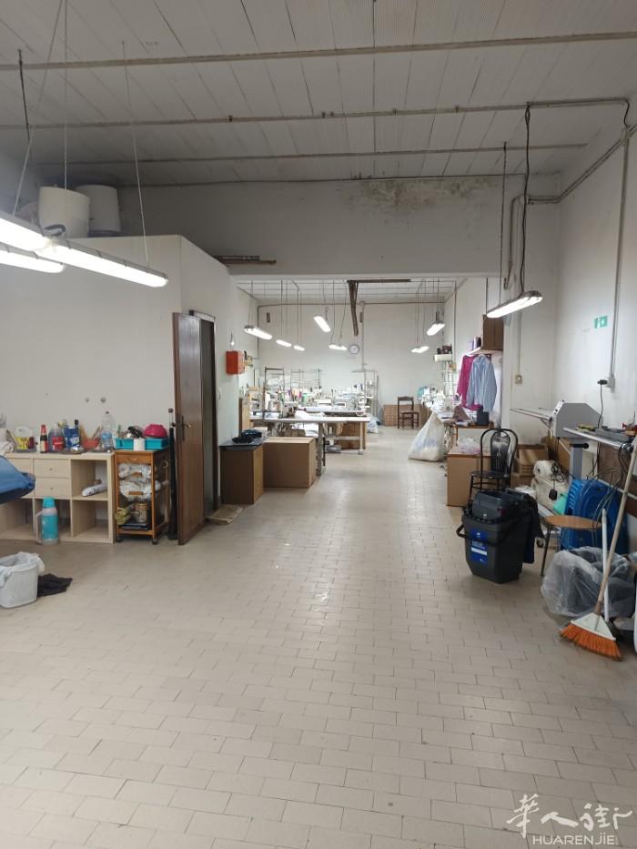 新开工厂招搭捕在白石头住家在旁边