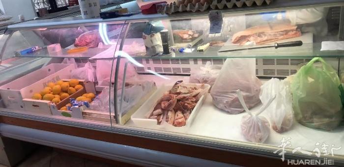 出售食品肉店商业专全套用冰箱器材，9成洗价格便宜。有需要联系3381895318
