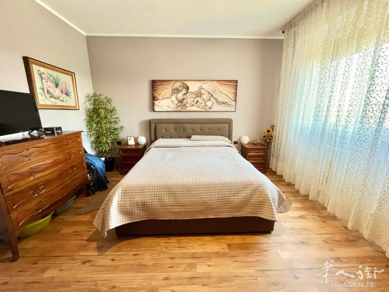 红线地铁Bisceglie 500米有三室一厅+独立厨房+两卫+双阳台+地下室共