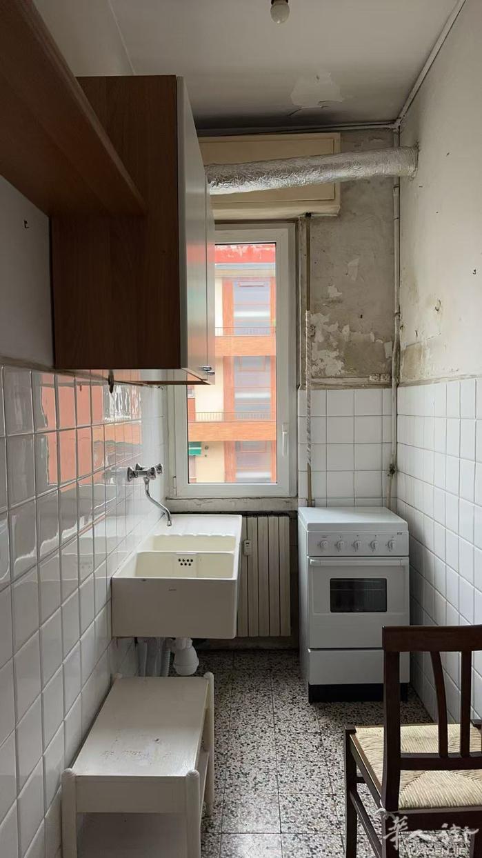 需要工地泥水大工或小工一名。有意者请联系微信：31372031