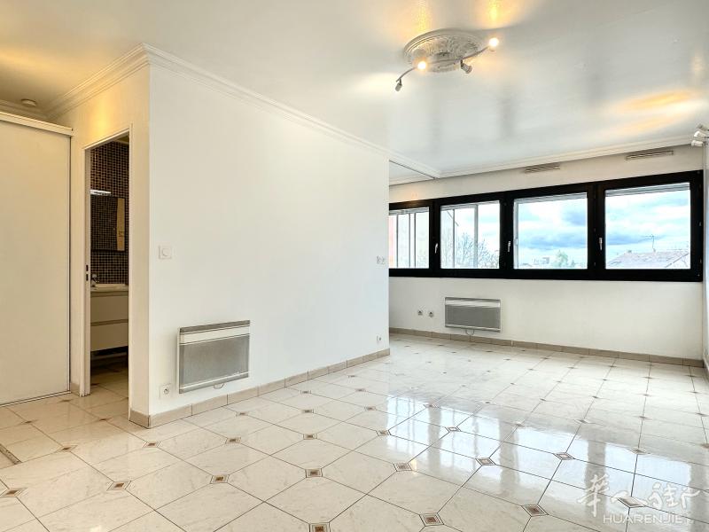 Studio 31平，7号线地铁 la Courneuve 步行3分钟