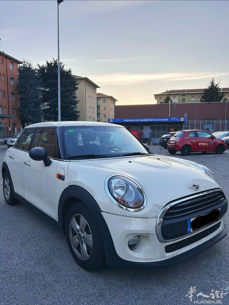 米兰出二手Mini 白车车况良好 车型：MINI One D 5门版 年份：20