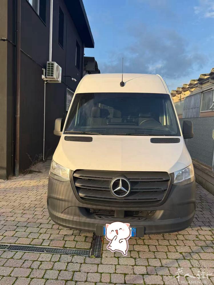 出售9成新奔驰货车。电话3333572613