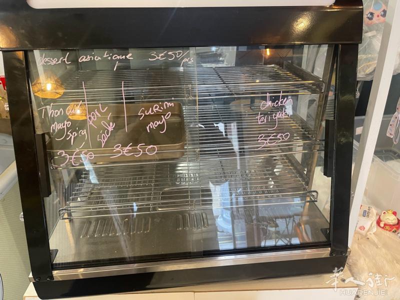 奶茶店出二手设备 有杯子吸管袋子一次性饭盒等等  有意者发短信联系0652422