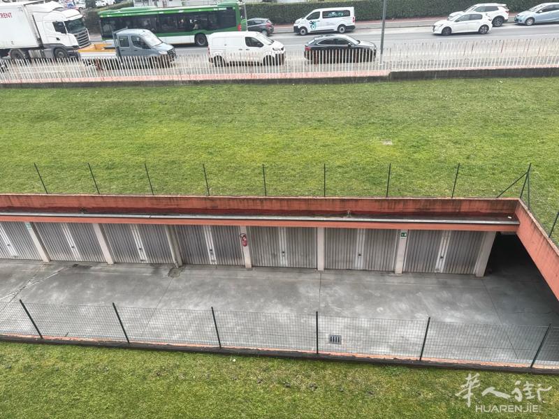 车库出租米兰Quarto Oggiaro区域 Via Federico De R