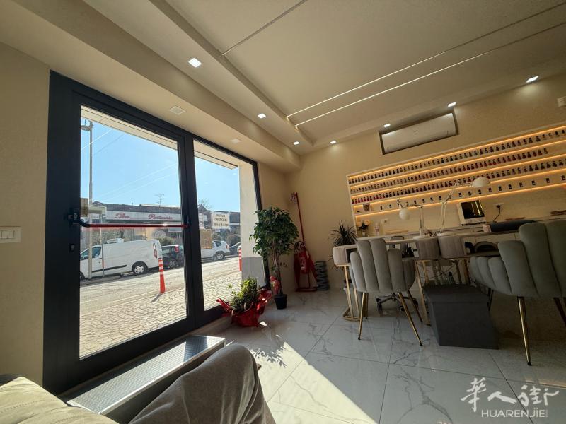 bologna casalecchio  招一名美甲学徒勤快 爱干净 备居留 v