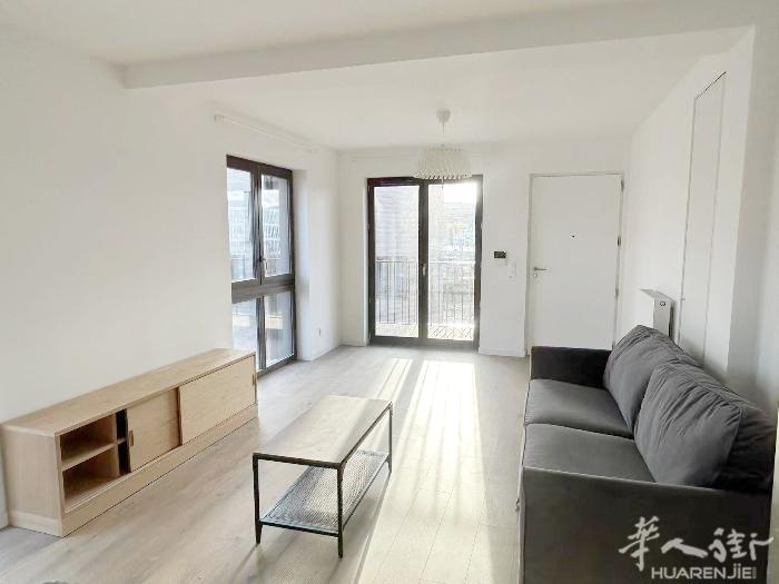 92 Nanterre université中央供暖三室一厅带阳台车位即日起租