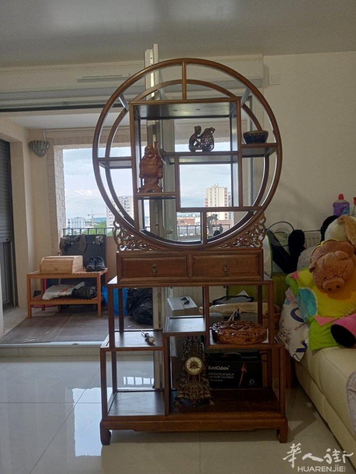专业木工，制作展台，吧台，酒柜，衣柜，餐边柜，安装国内各种家具，餐台，免费设计测