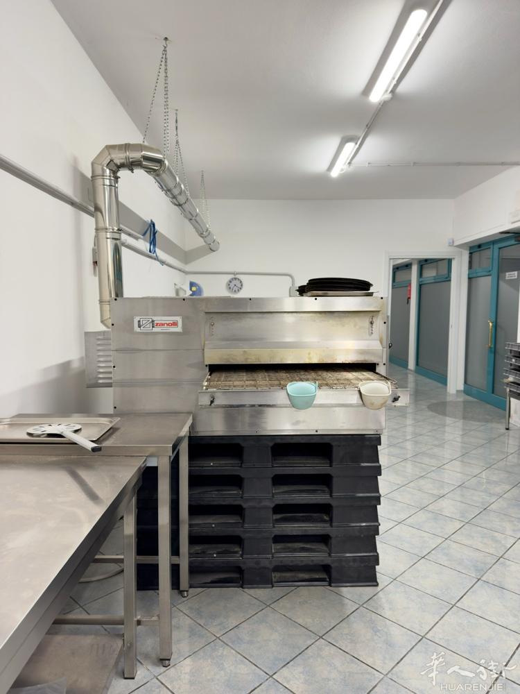 Vicenza 出售食品加工实验室及中央厨房，  私人电话☎️： +39 340