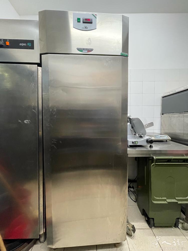 酒吧餐馆二手设备出售   一起打包价格优