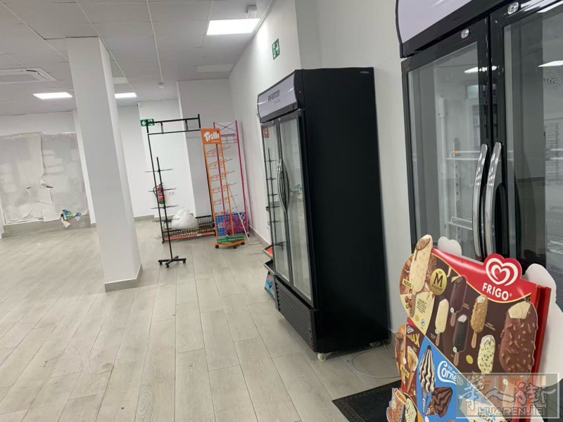 pamplona 店铺转让 在公园 附近有学校 健身房 酒吧区 月租950 押金