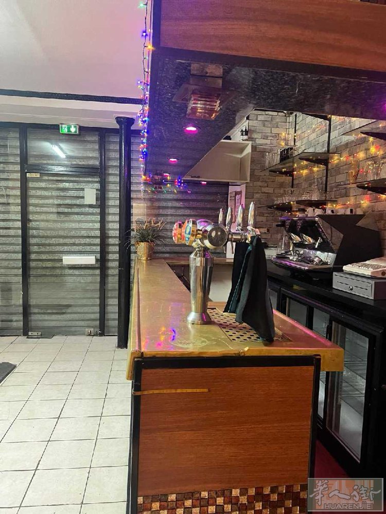 出租一个10区 离belleville 很近，bar restaurant 有