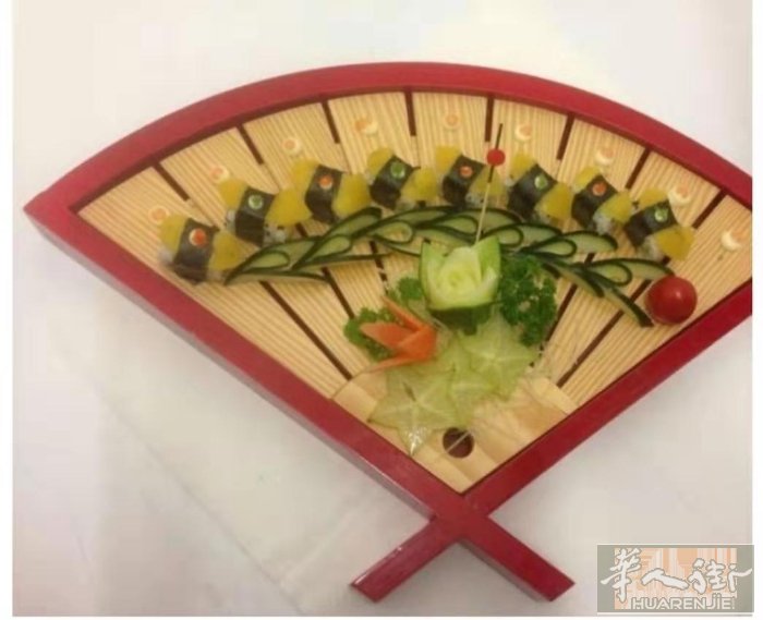 本人求职点餐或包餐寿司师傅或者厨房大厨。多年工作经验，速度快，有汁水，会摆盘。性