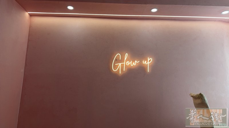 专业装修工。住家、工厂、按摩店，美甲店、装修，水电涂料，一条龙服务，无需担心自己