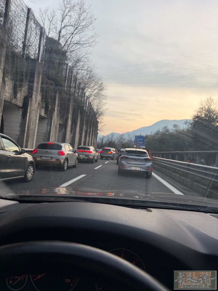 3月4日有宝马豪华车从Prato Firenze去米兰，沿途带人带物 有需要的微