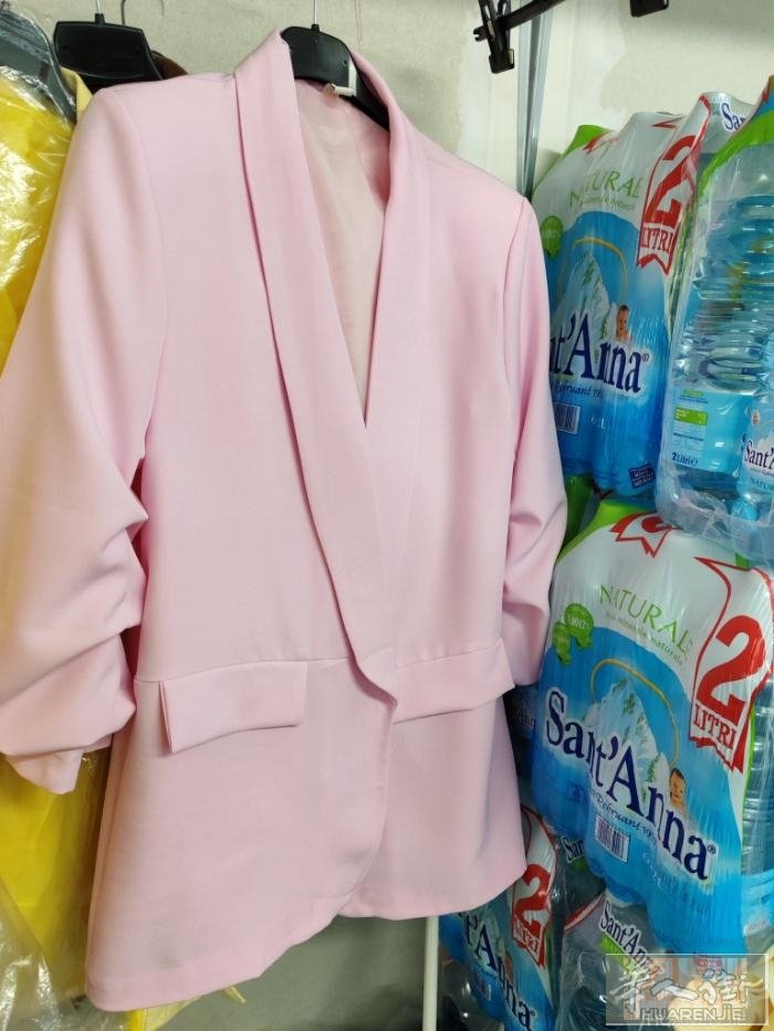 中国街一品佳后面布衣工厂招聘车工做西装，上衣，有空调，住家楼上