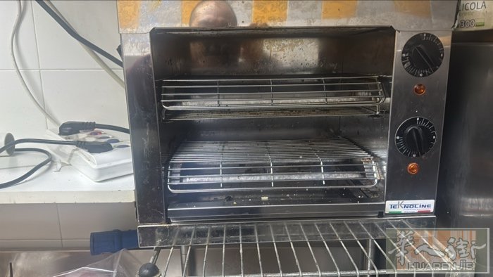 求购一台pizza烤箱 有没有。  有的话请联系我 3881795261 本人在