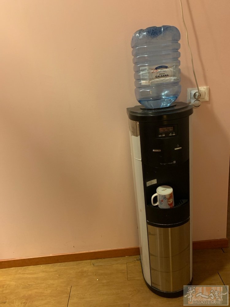 出售便宜二手洗衣机 冰箱 热水器 热水机，电话联系