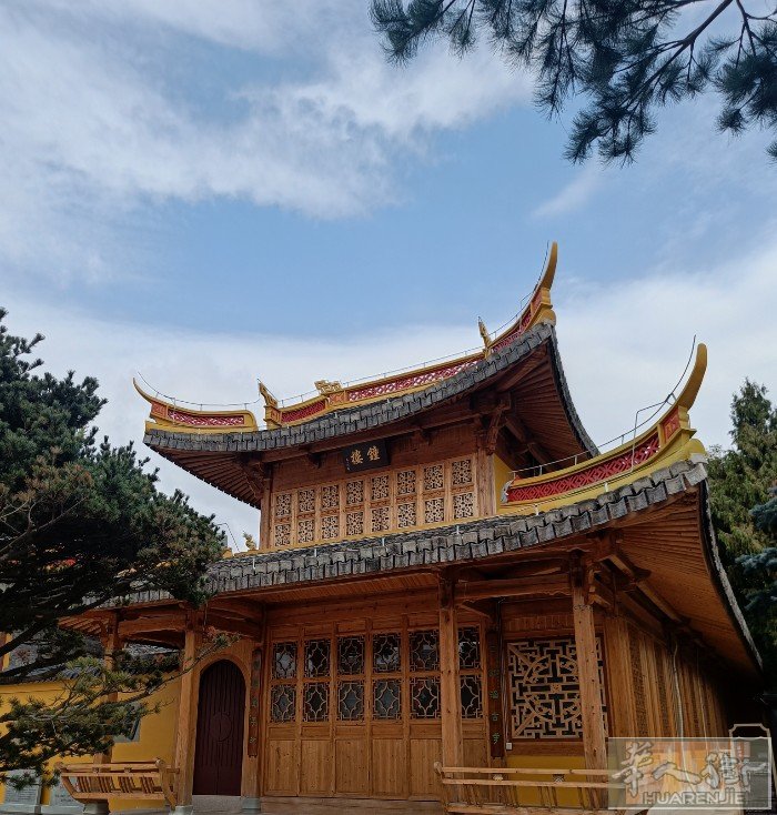 陪同女翻译: 温州话 普通话， 陪同各个部门 ，学校，福利局，地铁卡半票，市政府