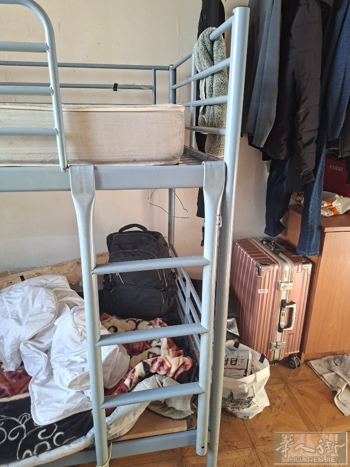 la coureuve8mai1945有双人床出售20欧自取电话07749852