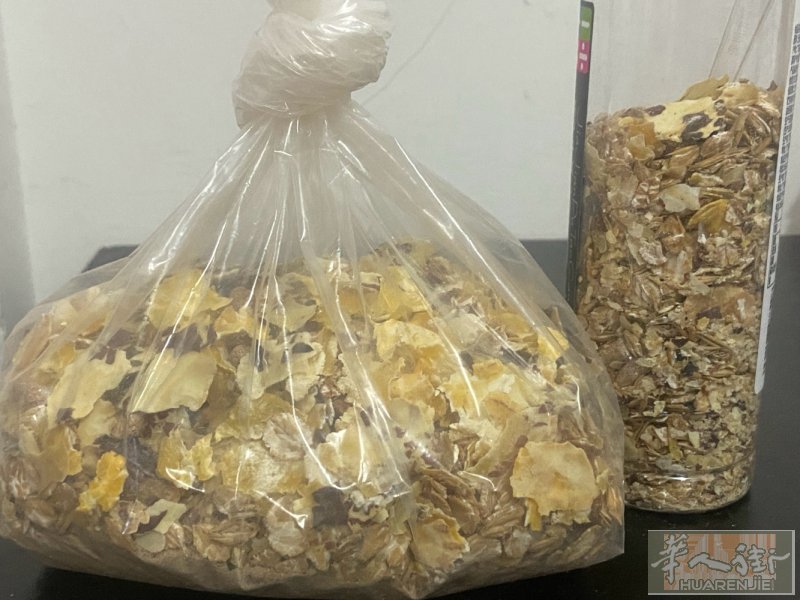 普拉托出售仓鼠粮食和用品 之前养仓鼠留下的，全已开封 自提，需要的请联系  杂粮