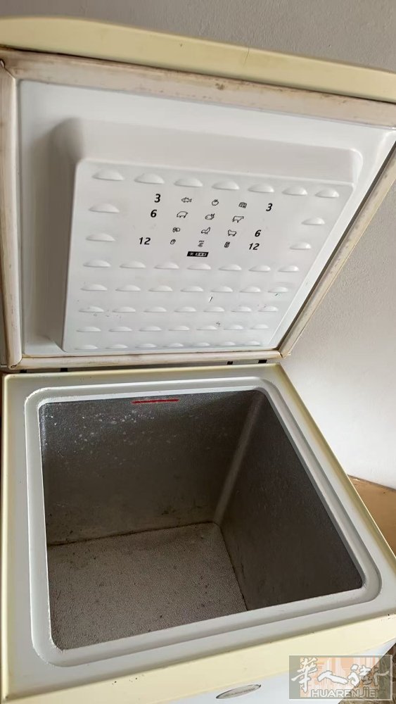 小冰柜出售，50欧自取！