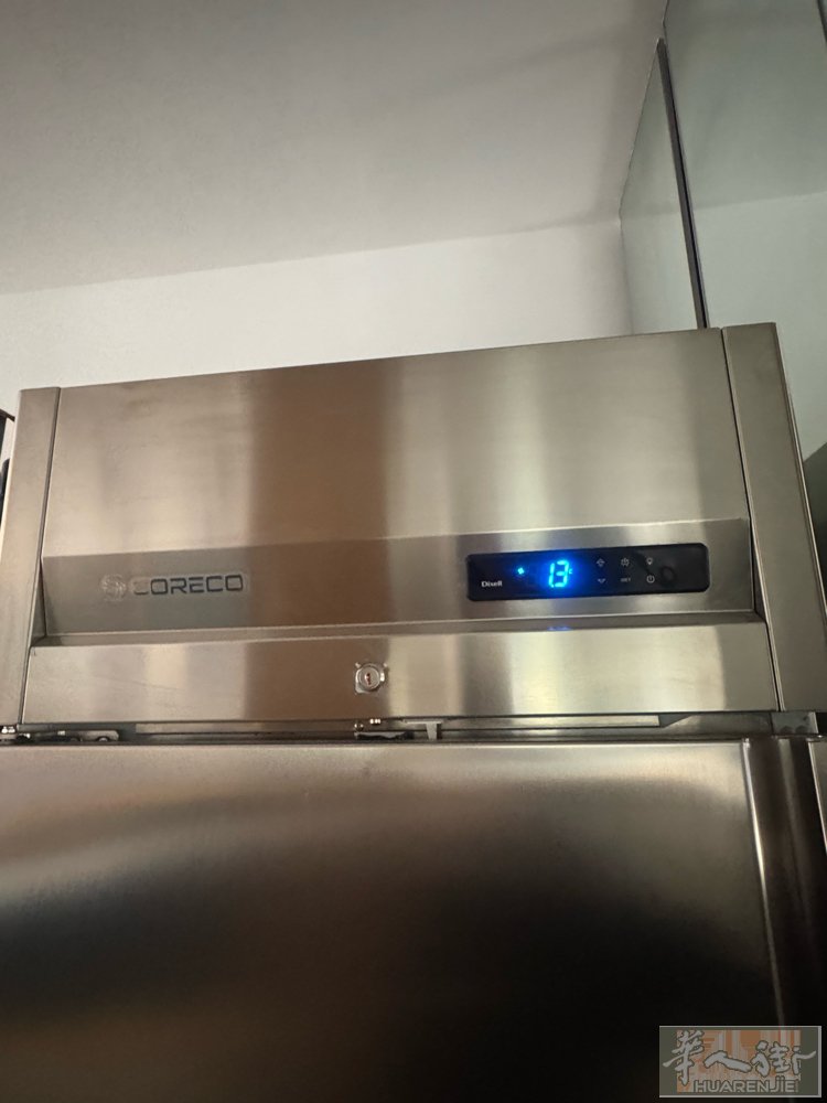 卖冰箱出去 corecco 68cm  用了1年， 还新的  买来价格 3370