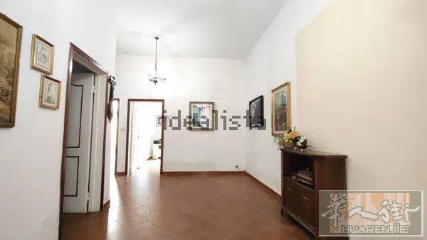 普拉托 Galciana 独立住宅出售｜带花园+仓库+车库  📍 地址：Via