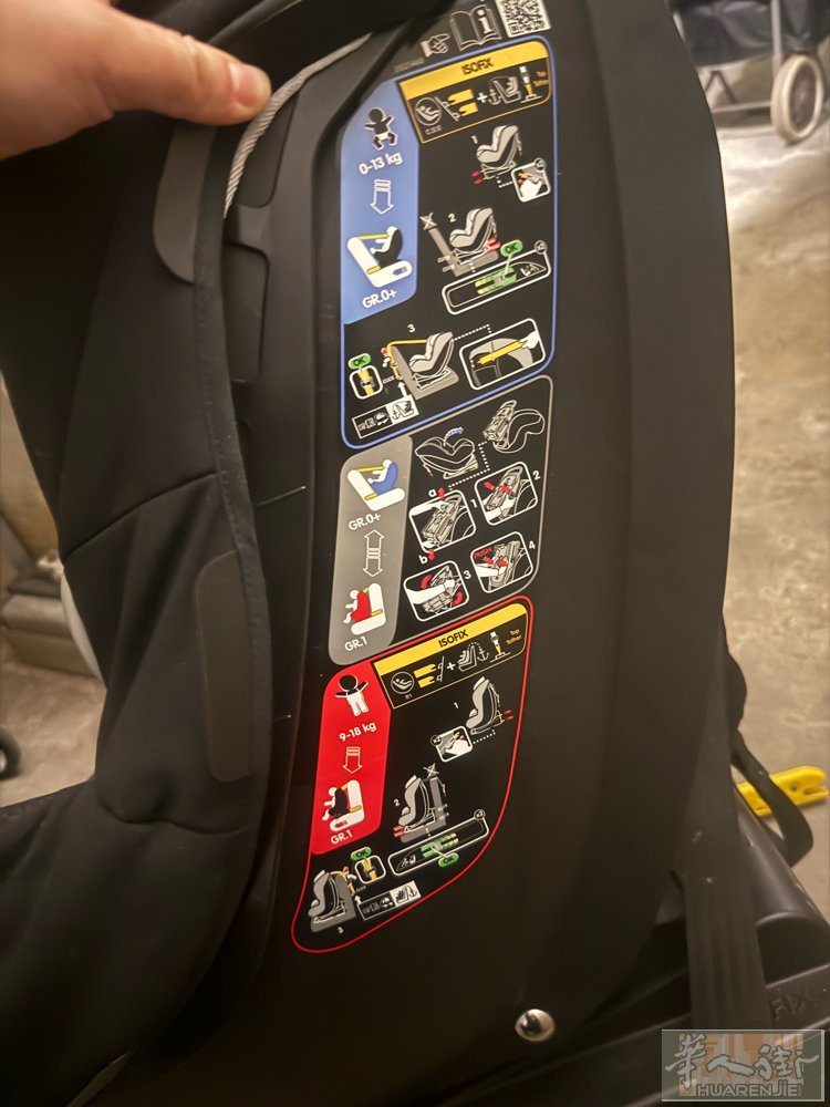 安全座椅从出生就可以用，有isofix，9层新