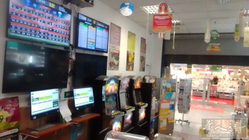 parma周边（fidenza市） 老外tabacche带酒吧+冰激凌+5slo
