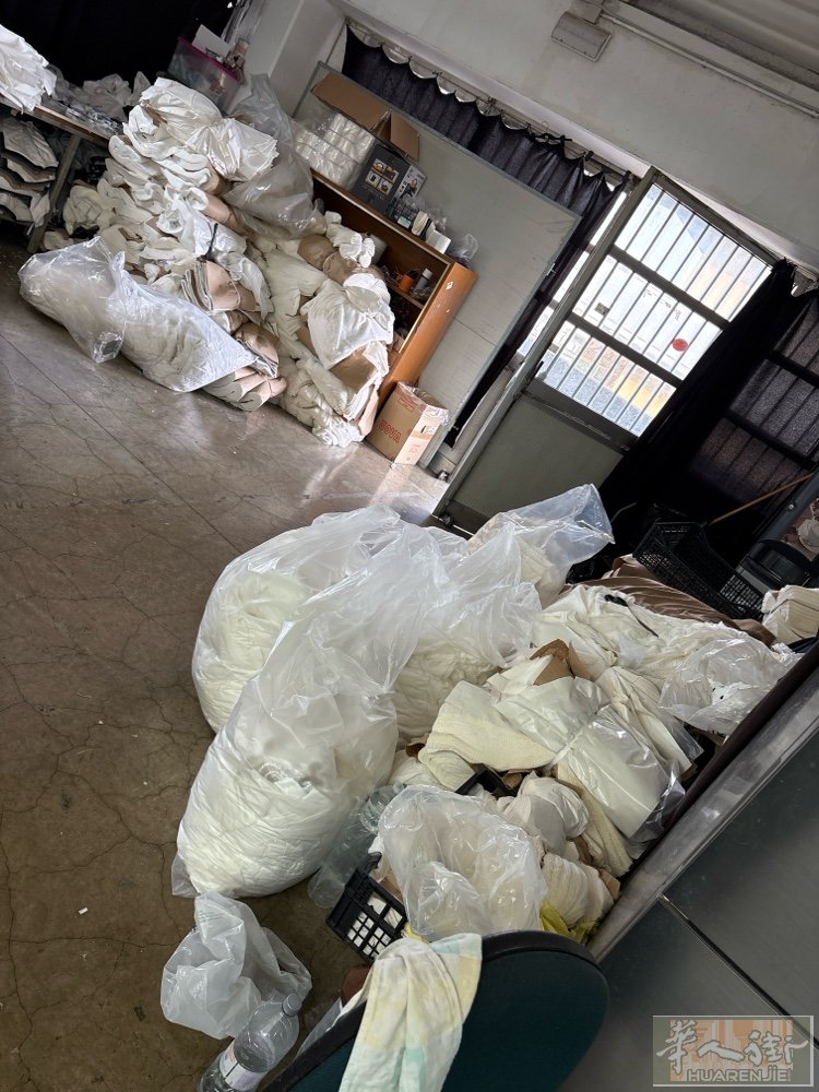 布衣工厂招做布衣车工夫妻一对，专做订单货，业务繁忙，模特简单量大，常年有做工厂配