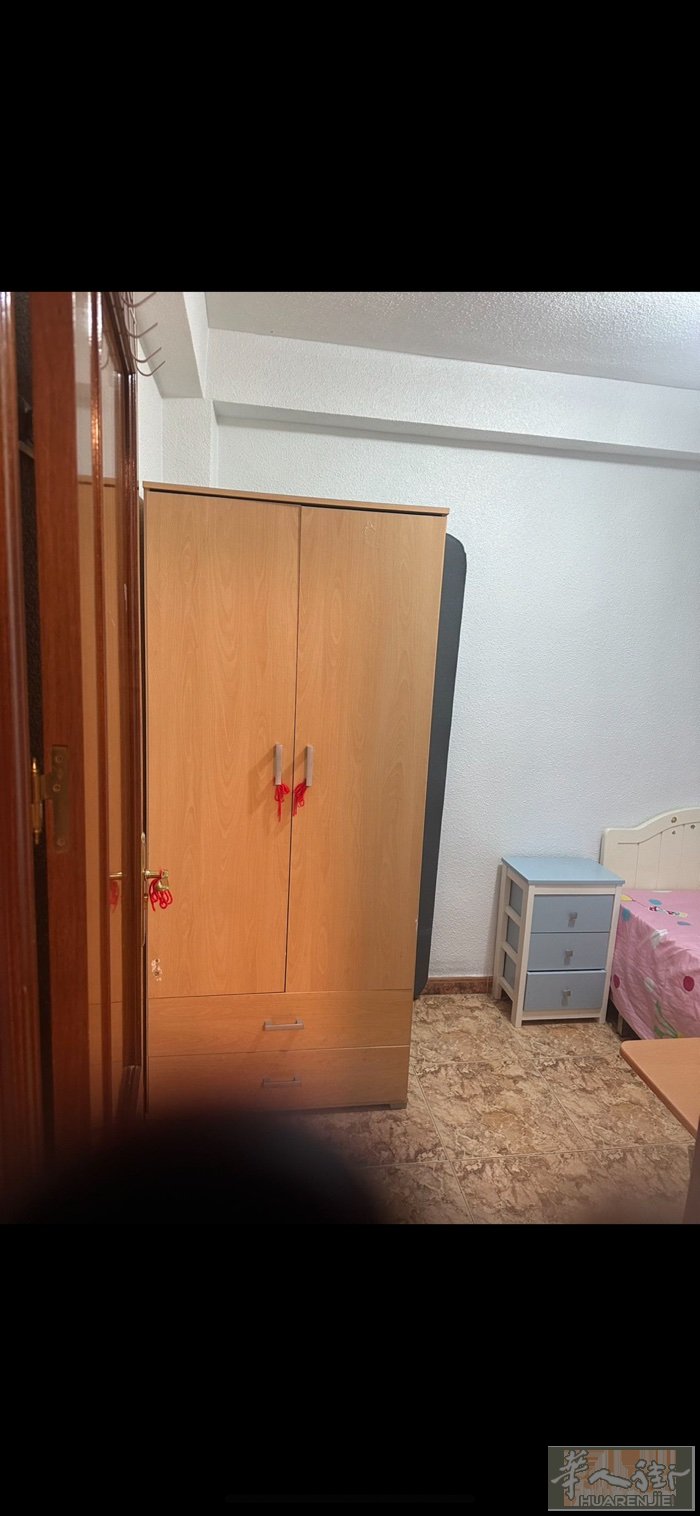 usera房间出租，电梯楼，住家人少，环境干净，不吸烟，上班族，长期居住的单间，
