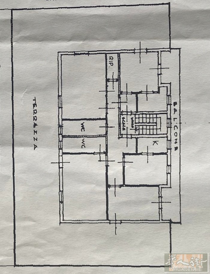 出租Tobbiana120平米，C/3类工厂，电气系统和居住条件均符合相关规定，