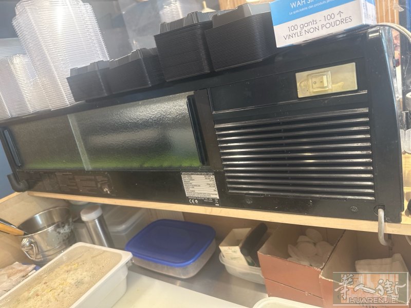 本店有一个鱼生柜出售 企鹅牌子 有意者请电0623163366