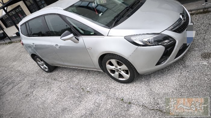 opel zafira 2014念，开了148880km ，9000欧出，位置a
