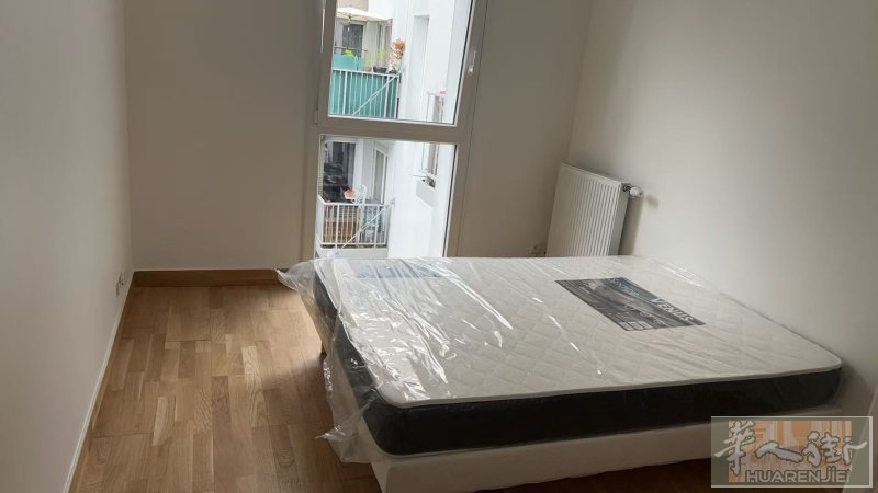 94省近13区四个站就到，单间出租家店齐全拎包入住，交通便利楼下就是t9，目前两