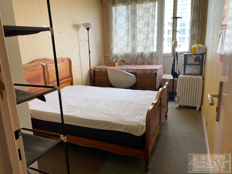 vitry sur seine 94400 有房间出租 大的12平 350欧/月