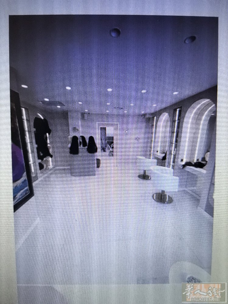 12区空店出租  类型：除了餐饮 推荐：美甲，剪发，按摩 位置：avenue d