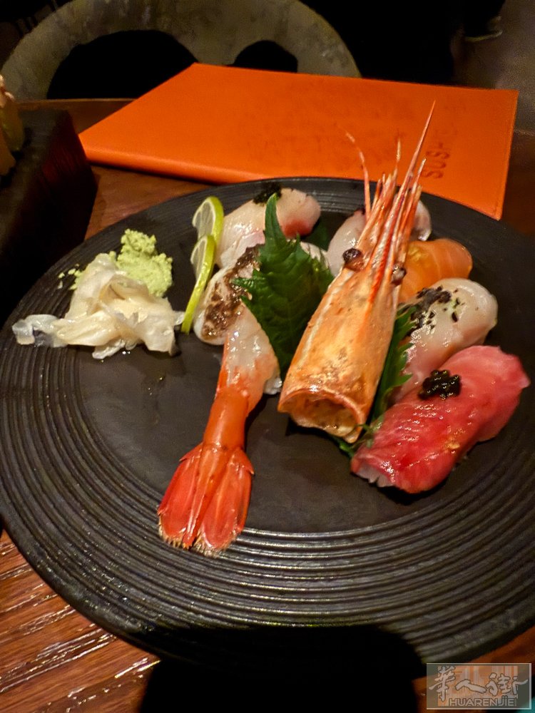 近米兰运河旁 日本餐点餐店 招熟练跑堂一名 住家就在楼上。休息礼拜一 同事都是年