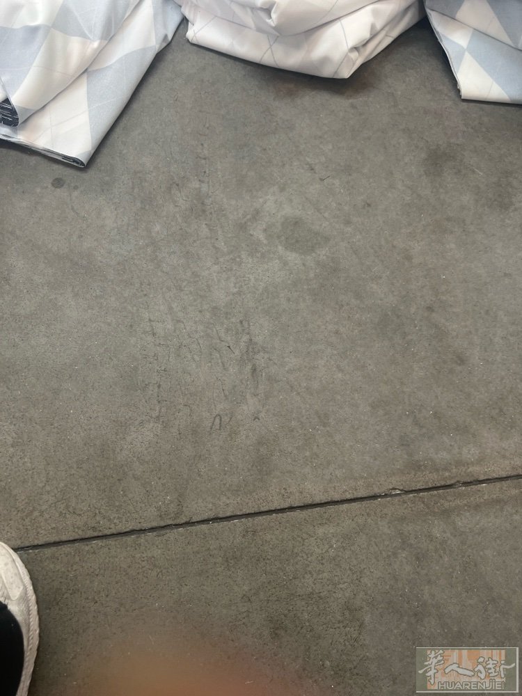 starozzi邮局附近。招水洗lino。车工一对。帮忙做现金也可。另外招做颜色