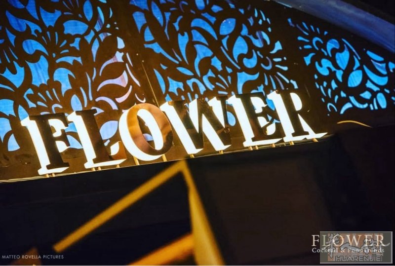 这是一家位于意大利、设施齐全且颇具潜力的餐厅鸡尾酒吧转让信息。为了帮助你快速把握