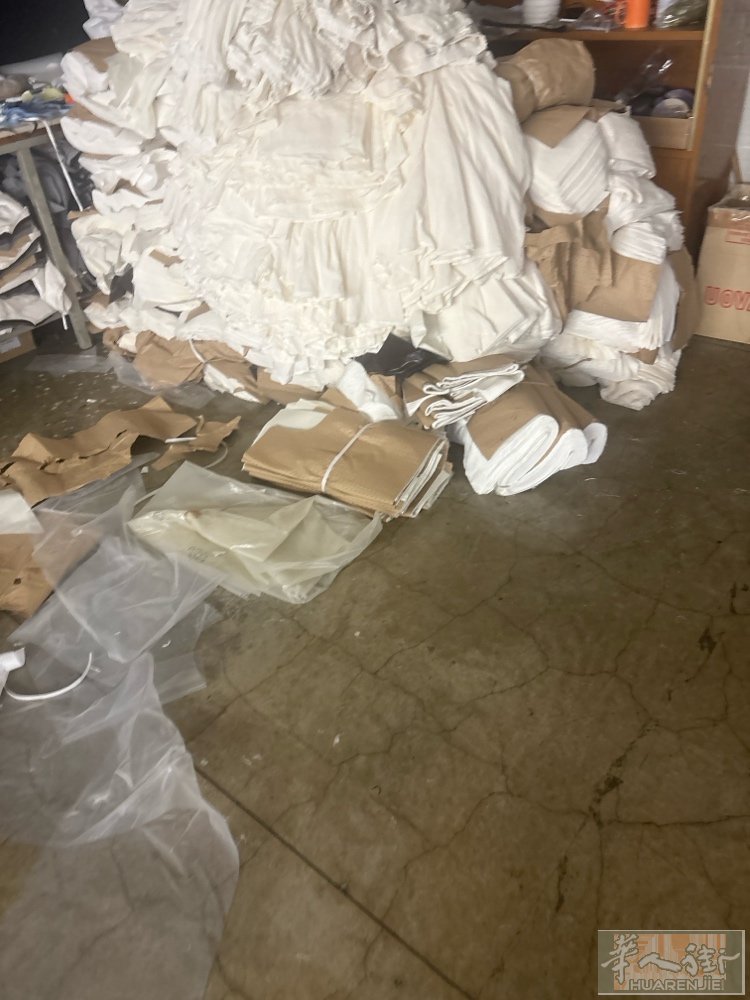 本工厂急招布衣车工数名，货好模特少量大价位高，工厂环境好夏天配空调，吃饭自家烧。