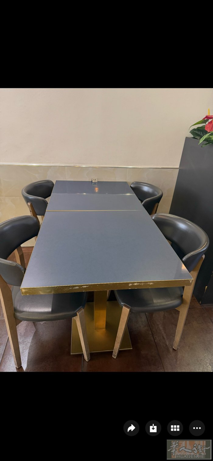 低价出售二手桌子70 X70，凳子，桌子一共35张，凳子一共70张，Merano