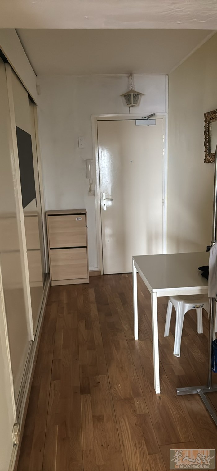 分租一个大房间，地址：6 Av. Anatole France, 94600 C