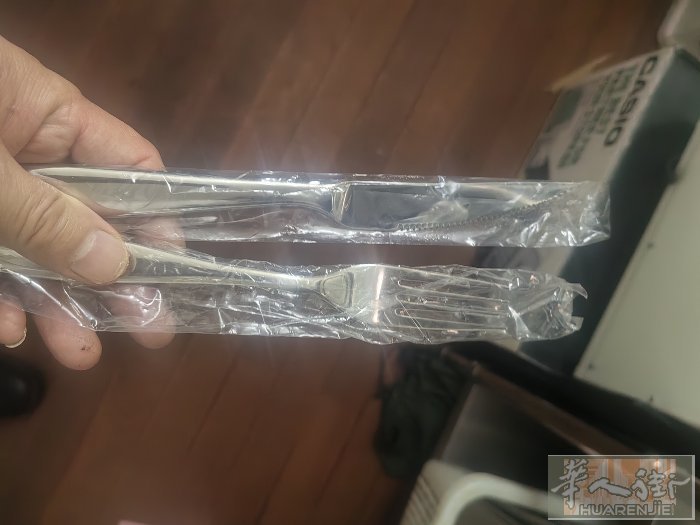 有咖啡机桌子，刀叉，转让
