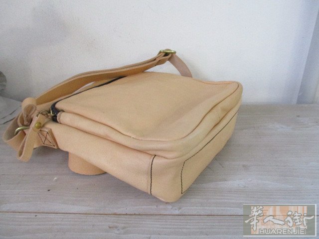 Rimini（里米尼）皮包工场 中粗货，招车工手工搭档几组， 联系电话36638
