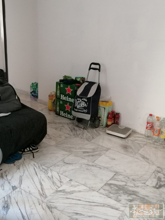 罗马地铁A线numidio  quadrato距地铁站六七分钟。有小房间搭铺48