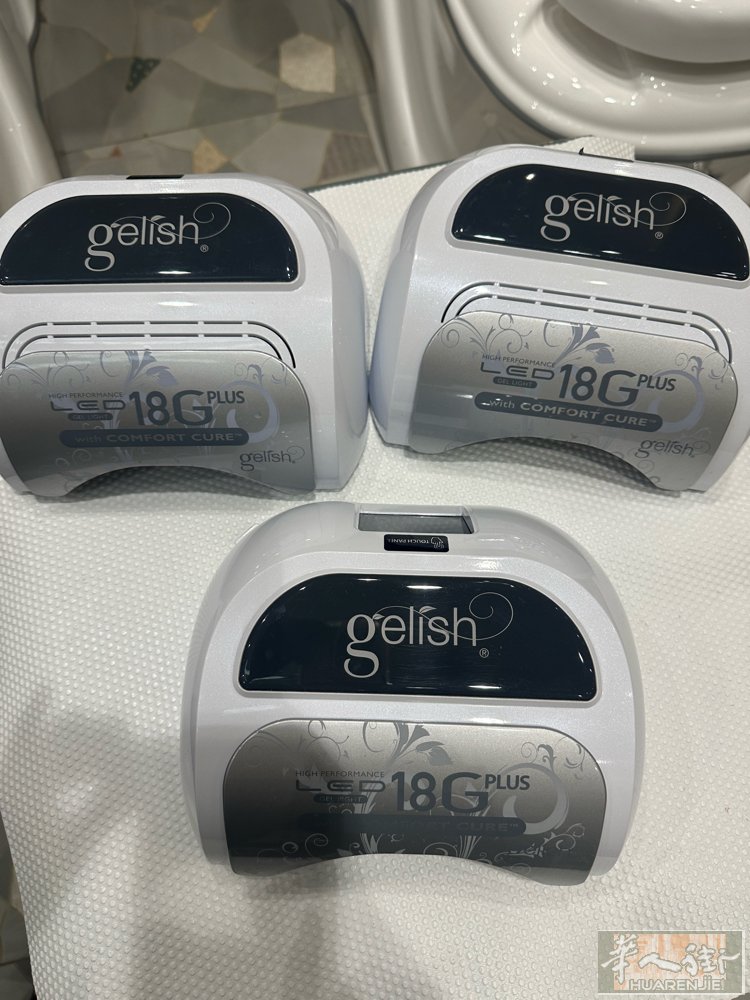 出三台九成新的gelish灯，新款opi厚涂都能轻松照干，不用害怕照不干或者皱掉