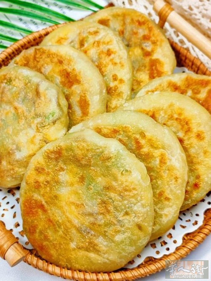 馅饼，猪肉梅干菜馅饼15.欧一个，牛肉圆葱馅饼2欧元一个，手抓饼10张10欧元！