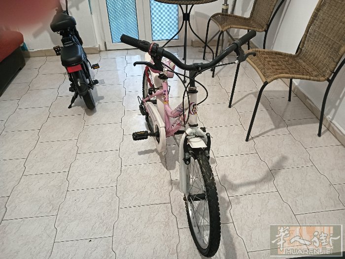 小孩自行车